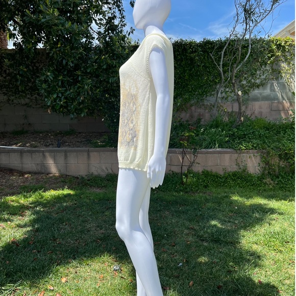 Top - Picture 4 of 4